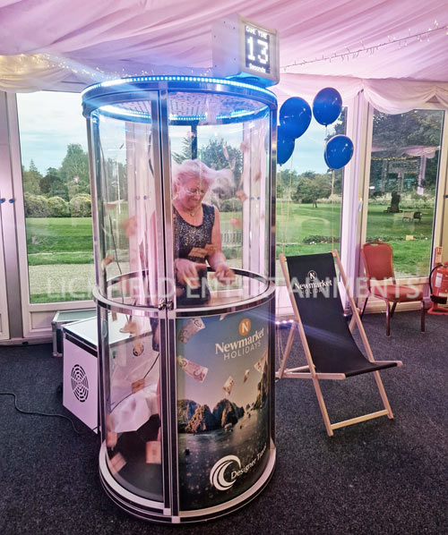 Grab a Grand cash cube game with corporate branding for exhibition stands and conferences at Telford International Centre